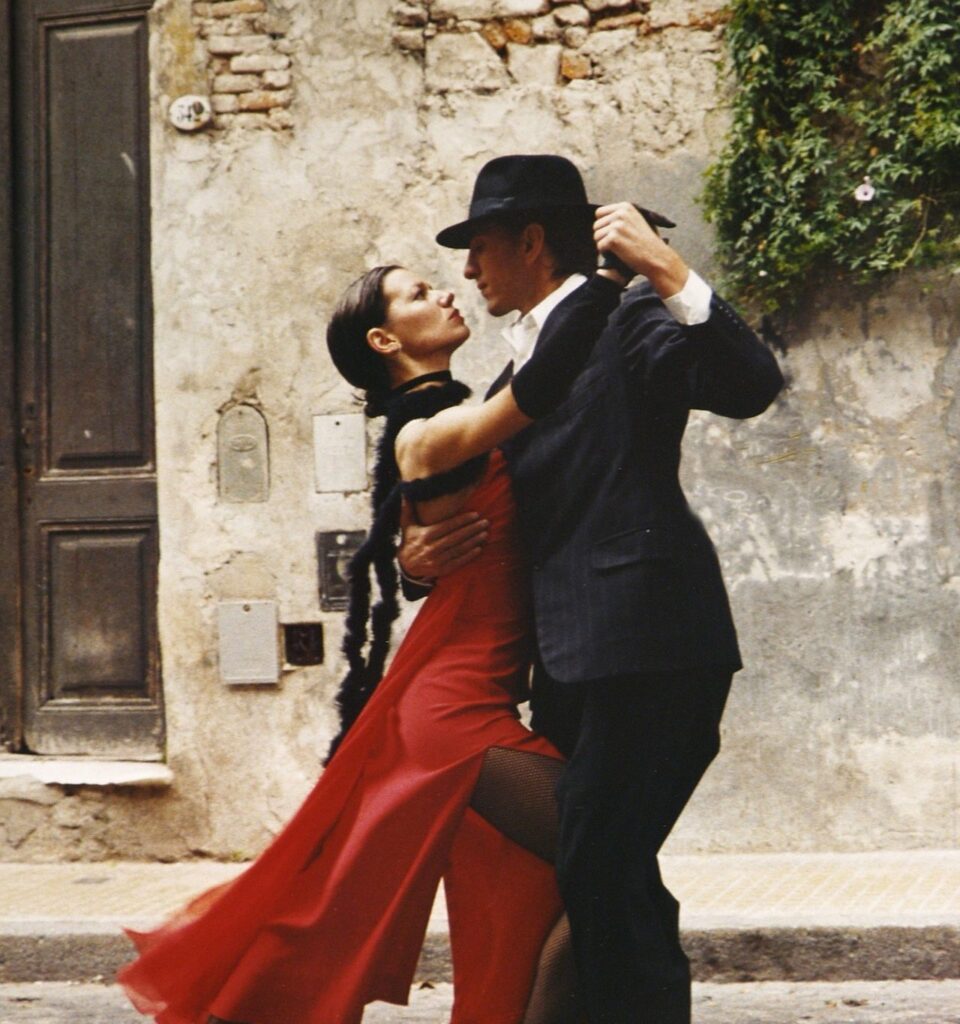 tango 190026 1920 1280x1366