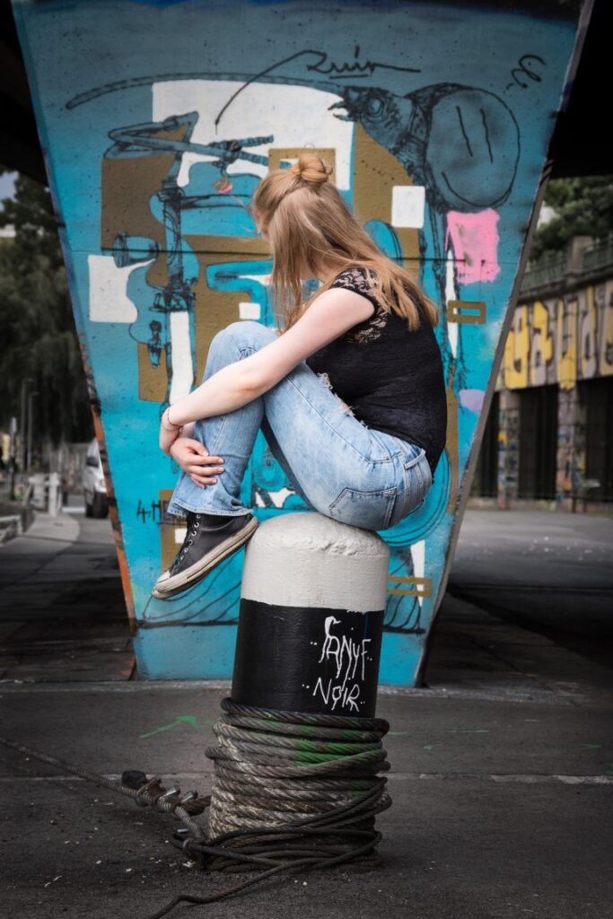 teenager 2710526 1920 768x1152